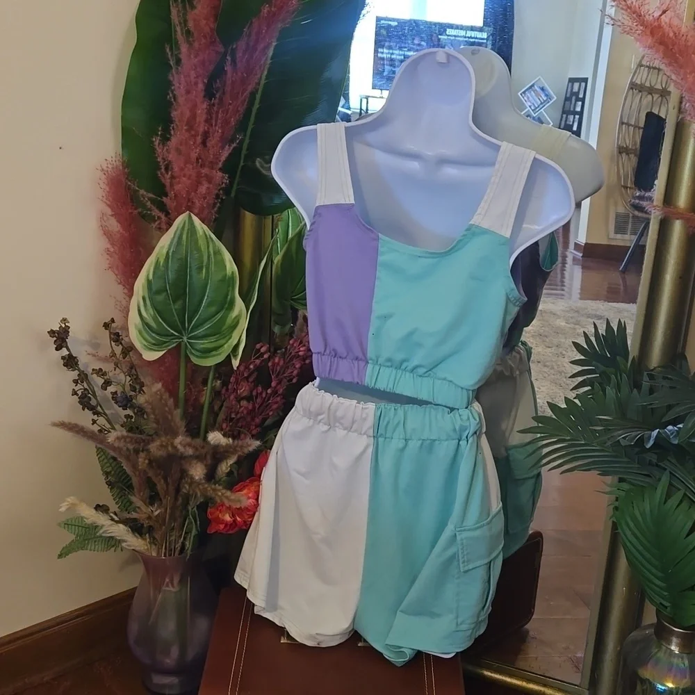 SHEIN 2 PC Matching Crop Top and Shorts Set